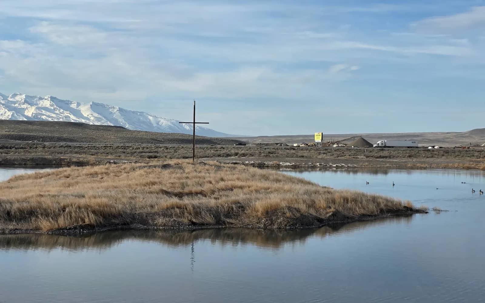 Cross monument on Vega Island